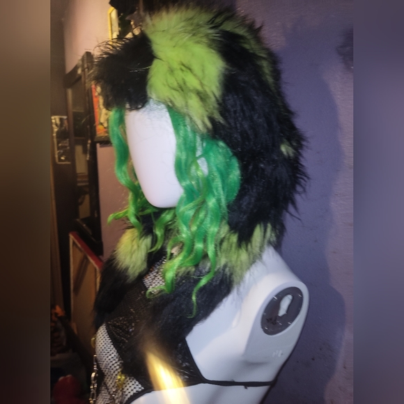 Toxic green black x-circle hood (bunny/cat/ram horns can be attached for  15$) - Picture 2 of 2